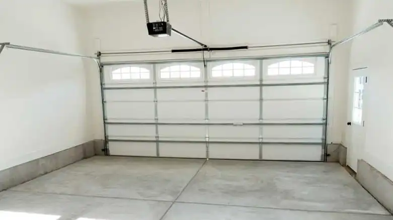 How to Drywall Around a Garage Door